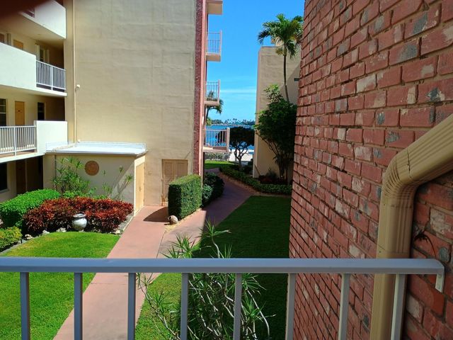 1810 New Palm Way 215, Boynton Beach, FL 33435