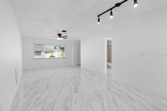 7050 VERSAILLES N, Pinellas Park, FL 33781