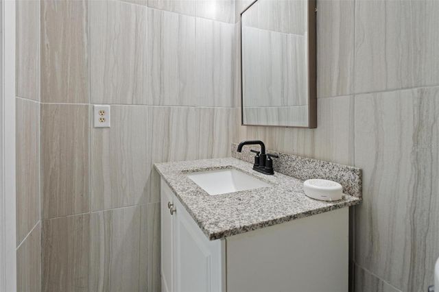 7050 VERSAILLES N, Pinellas Park, FL 33781