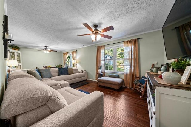 20 Oakdale Drive, Cartersville, GA 30120
