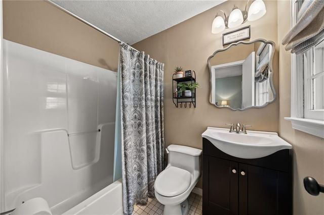 20 Oakdale Drive, Cartersville, GA 30120