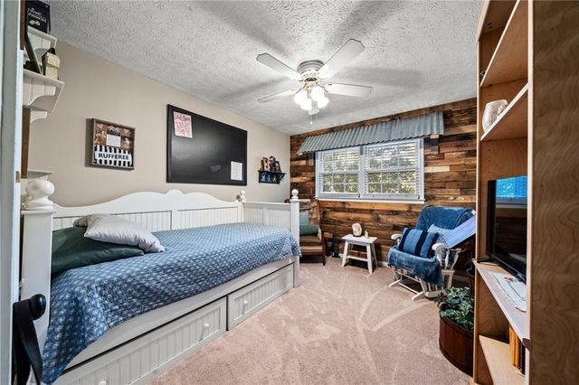 20 Oakdale Drive, Cartersville, GA 30120