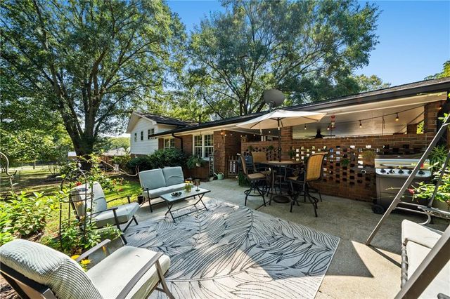 20 Oakdale Drive, Cartersville, GA 30120