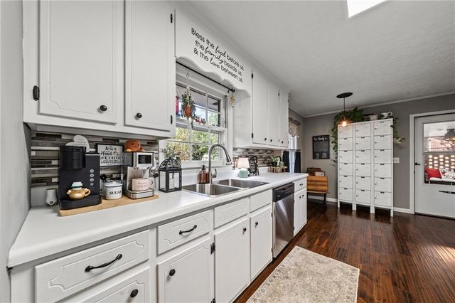 20 Oakdale Drive, Cartersville, GA 30120