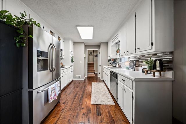 20 Oakdale Drive, Cartersville, GA 30120