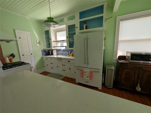 4823 Fannin Drive, Galveston, TX 77551