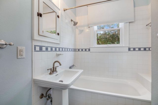 4823 Fannin Drive, Galveston, TX 77551