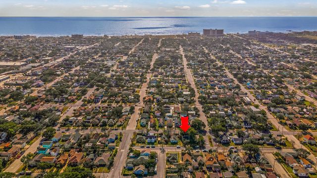 4823 Fannin Drive, Galveston, TX 77551