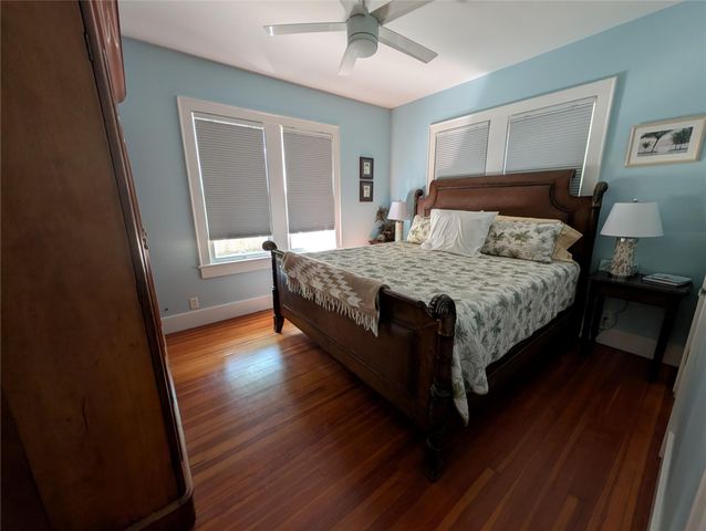 4823 Fannin Drive, Galveston, TX 77551