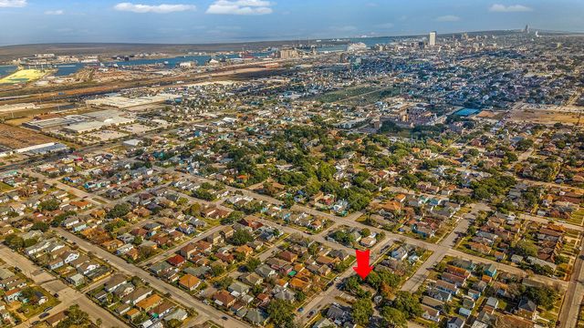 4823 Fannin Drive, Galveston, TX 77551