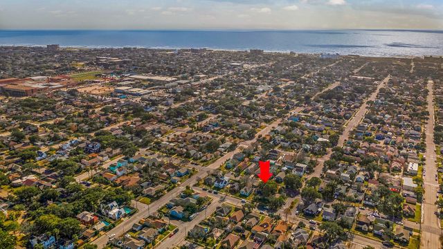 4823 Fannin Drive, Galveston, TX 77551