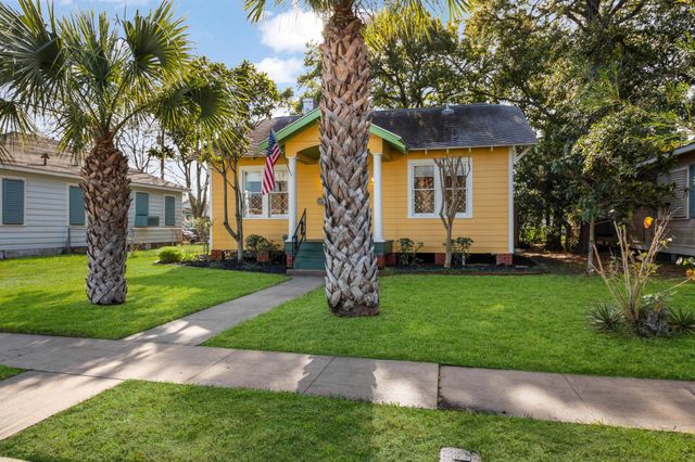 4823 Fannin Drive, Galveston, TX 77551