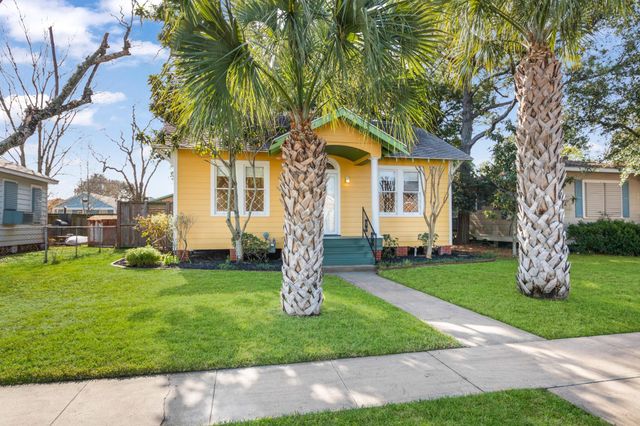 4823 Fannin Drive, Galveston, TX 77551