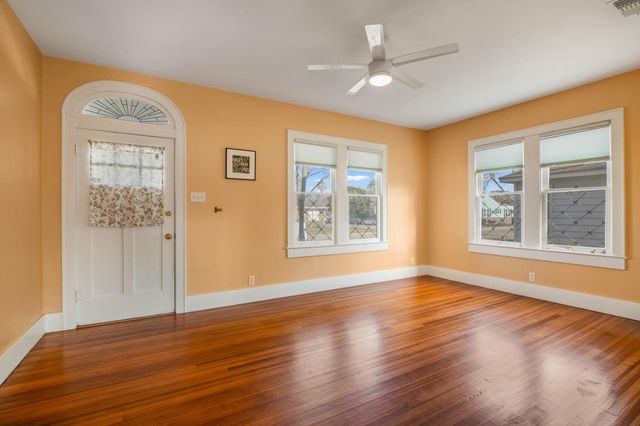 4823 Fannin Drive, Galveston, TX 77551