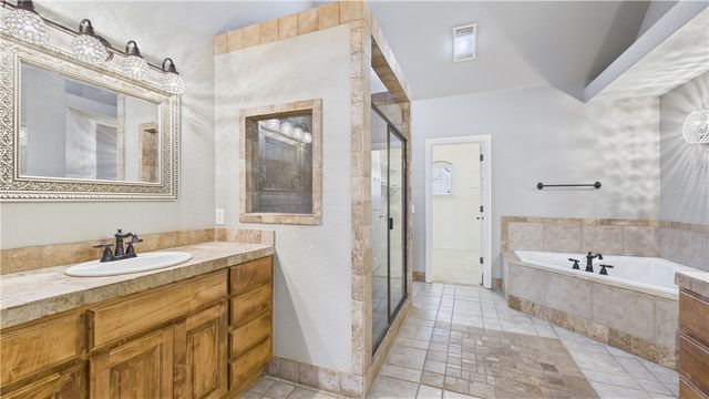 5205 S Bent Tree Drive, Rogers, AR 72745