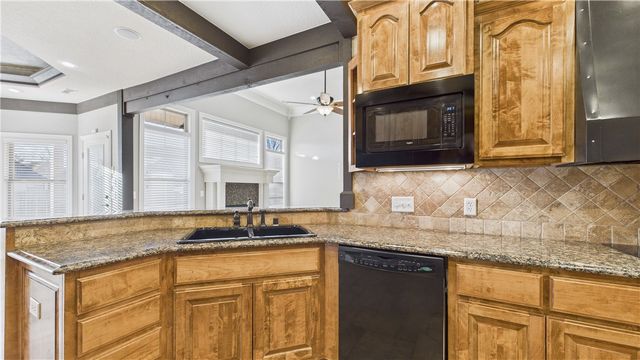 5205 S Bent Tree Drive, Rogers, AR 72745