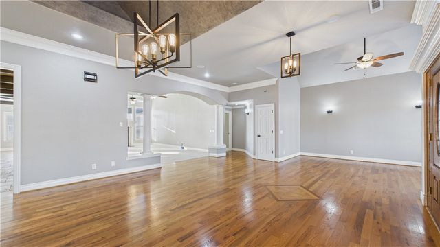 5205 S Bent Tree Drive, Rogers, AR 72745