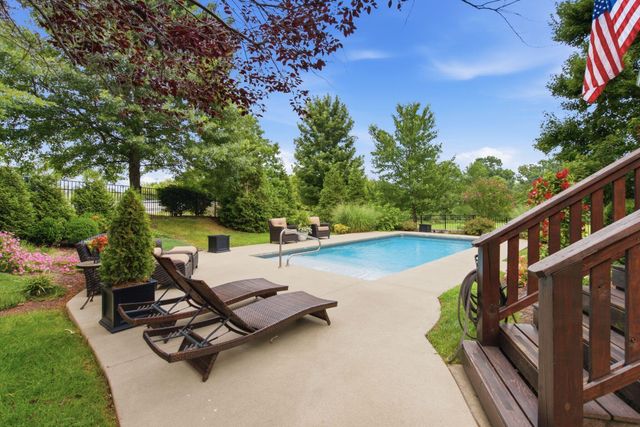 152 Arbor Grove Circle, Georgetown, KY 40324