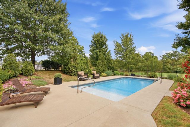 152 Arbor Grove Circle, Georgetown, KY 40324