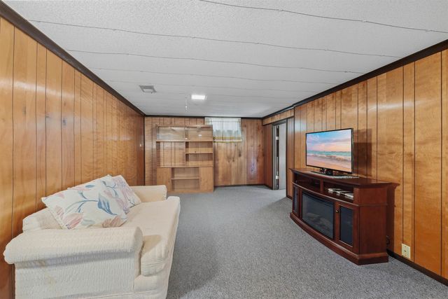 58908 Wray Drive, Elkhart, IN 46517