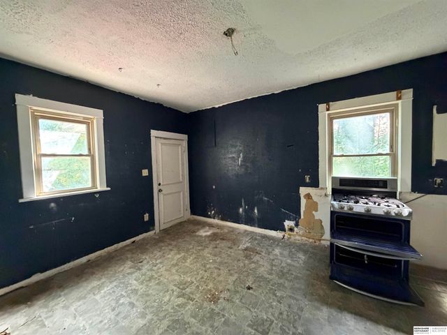 2427 Ellison Avenue, Omaha, NE 68111
