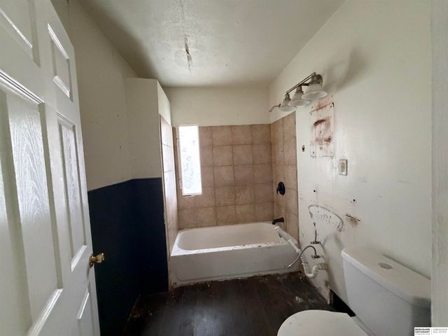 2427 Ellison Avenue, Omaha, NE 68111
