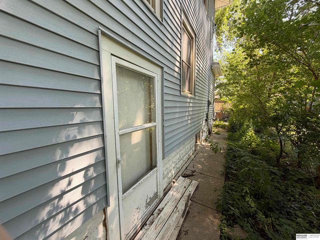 2427 Ellison Avenue, Omaha, NE 68111