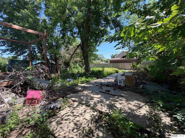 2427 Ellison Avenue, Omaha, NE 68111