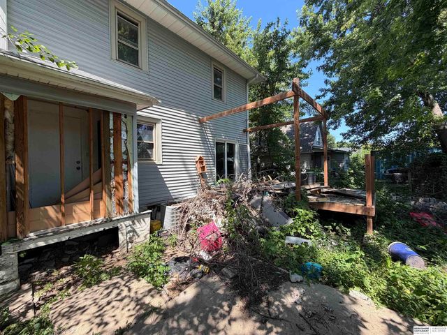 2427 Ellison Avenue, Omaha, NE 68111