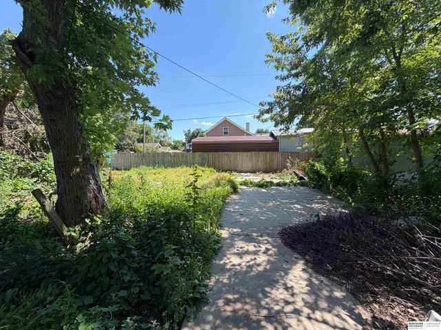2427 Ellison Avenue, Omaha, NE 68111