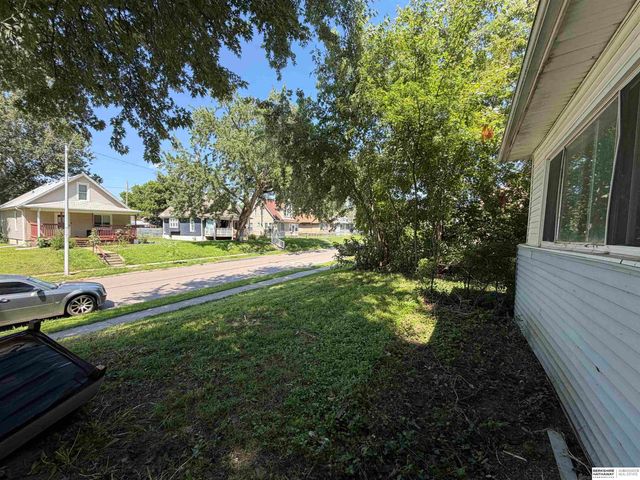 2427 Ellison Avenue, Omaha, NE 68111