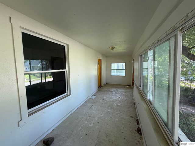 2427 Ellison Avenue, Omaha, NE 68111