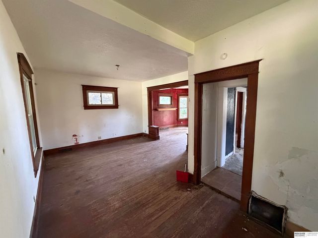2427 Ellison Avenue, Omaha, NE 68111