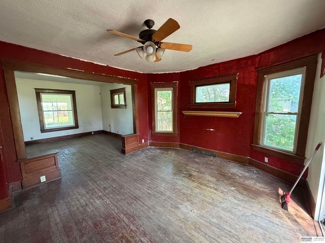 2427 Ellison Avenue, Omaha, NE 68111