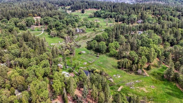 5001 Sheppards Trl, Garden Valley, CA 95633