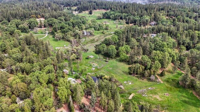 5001 Sheppards Trl, Garden Valley, CA 95633