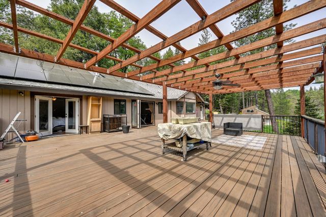 5001 Sheppards Trl, Garden Valley, CA 95633