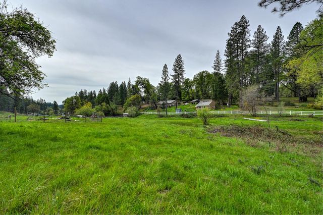 5001 Sheppards Trl, Garden Valley, CA 95633