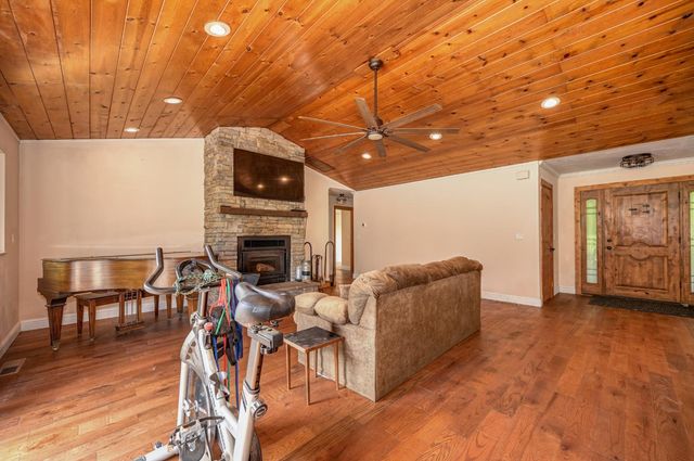 5001 Sheppards Trl, Garden Valley, CA 95633