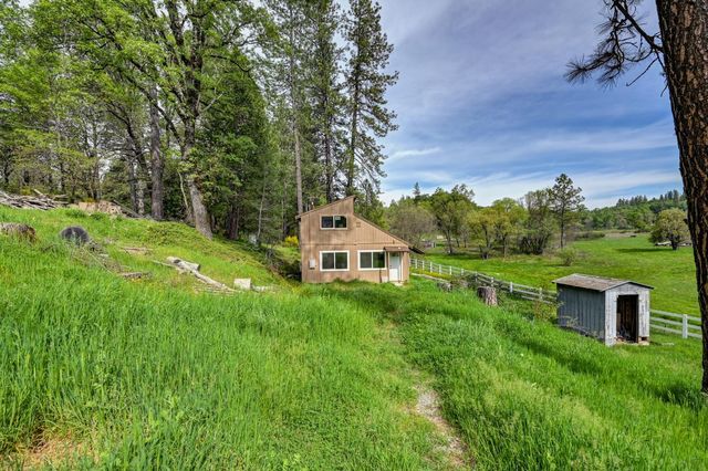 5001 Sheppards Trl, Garden Valley, CA 95633