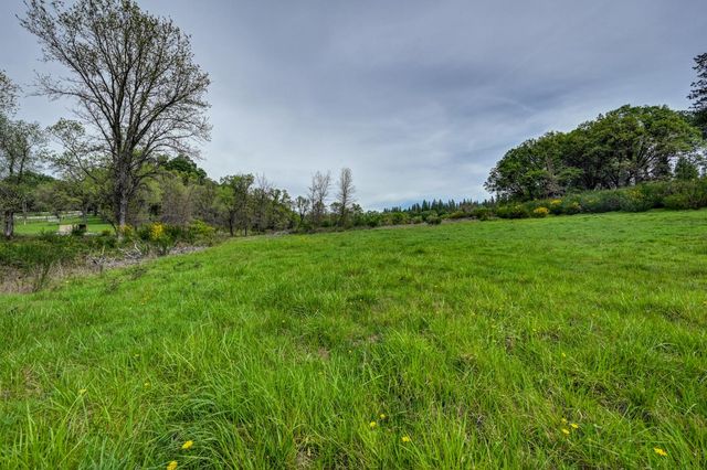 5001 Sheppards Trl, Garden Valley, CA 95633