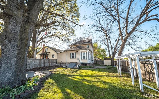 238 Houston Street, St Charles, MO 63301