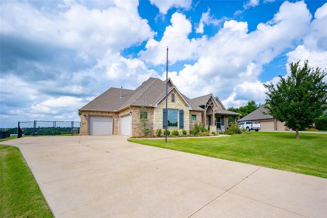 2126 NW 34th Street, Newcastle, OK 73065