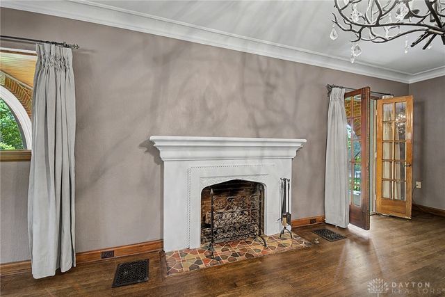 24 Monteray Road, Oakwood, OH 45419
