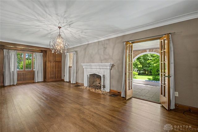 24 Monteray Road, Oakwood, OH 45419