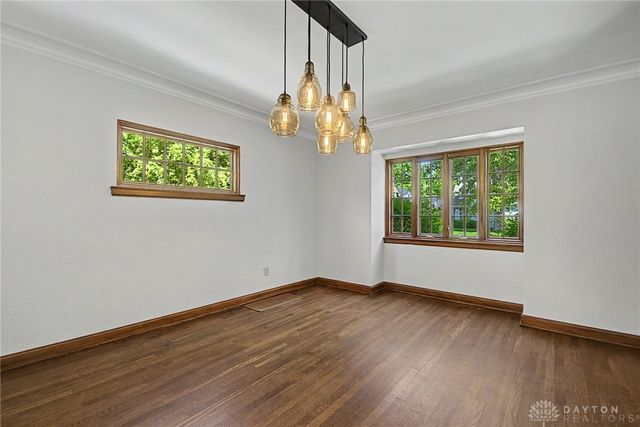 24 Monteray Road, Oakwood, OH 45419
