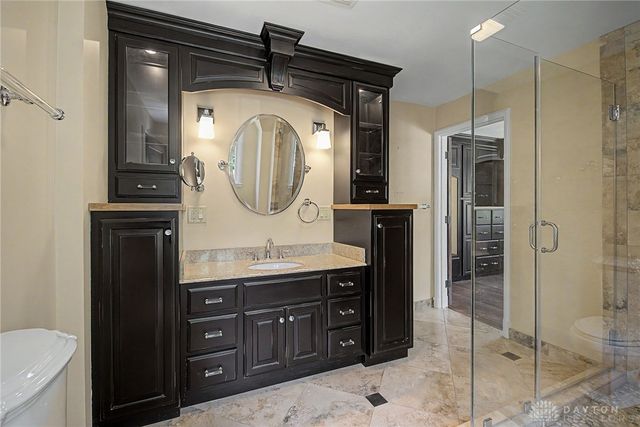 24 Monteray Road, Oakwood, OH 45419