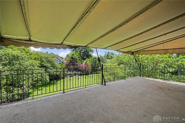 24 Monteray Road, Oakwood, OH 45419