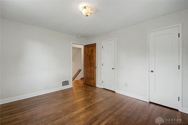 24 Monteray Road, Oakwood, OH 45419