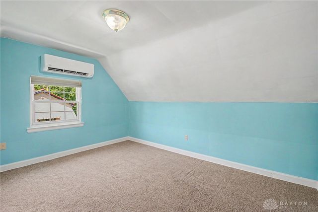 24 Monteray Road, Oakwood, OH 45419